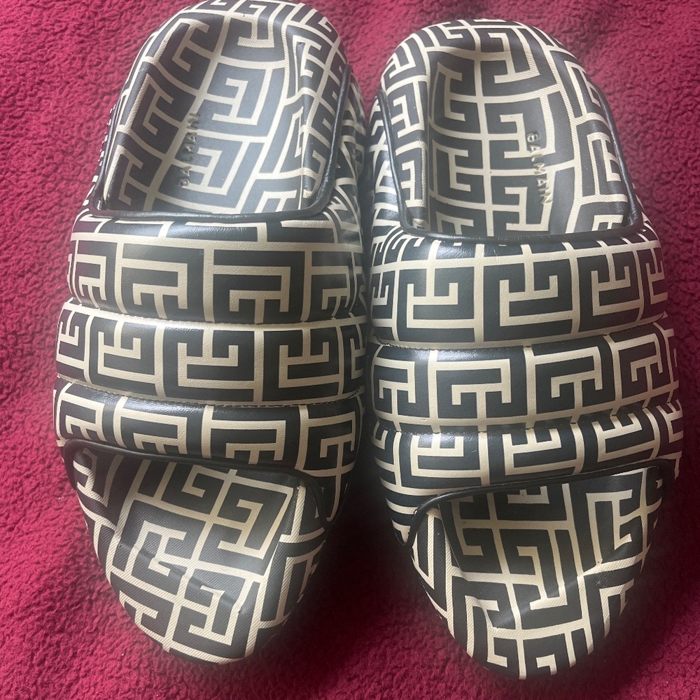 Sandal